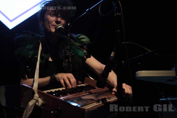 ALICE LEWIS - 2011-01-21 - PARIS - La Loge - 